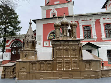 превью публикации В Угличе появилась тактильная модель церкви царевича Димитрия «На крови»