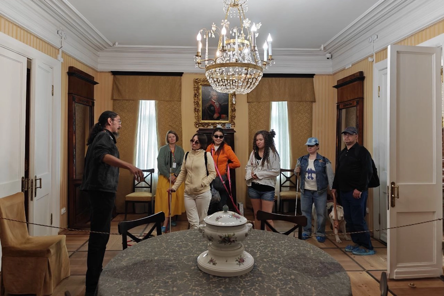 Усадьба «Мураново»: экскурсии по основной экспозиции для незрячих и слабовидящих гостей