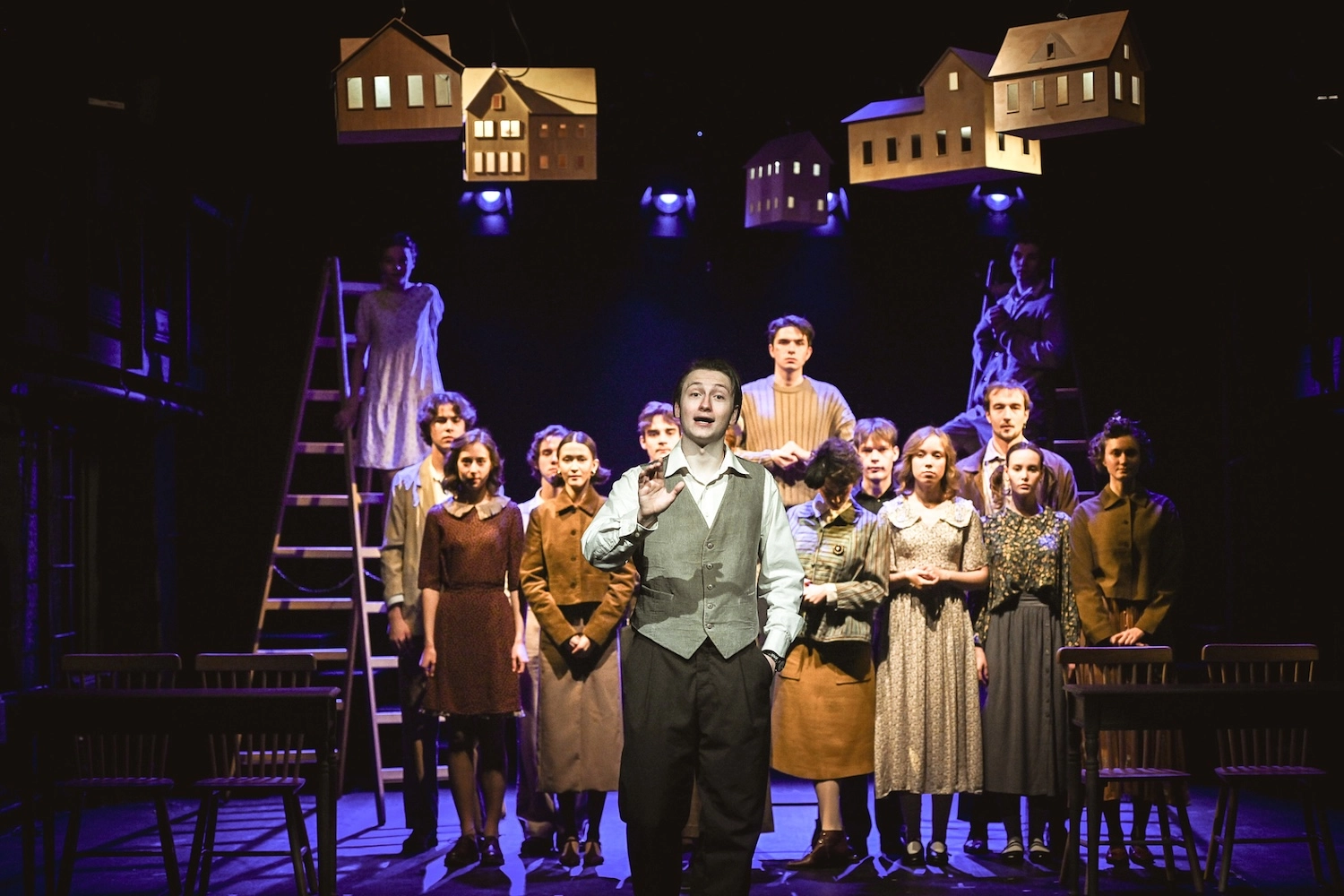 Спектакль с тифлокомментированием «Наш городок»