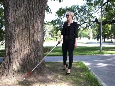 Превью публикации Использование белой трости: обходим деревья, кусты, автомобили
