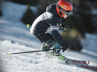 превью публикации Незрячих детей научат кататься на горных лыжах